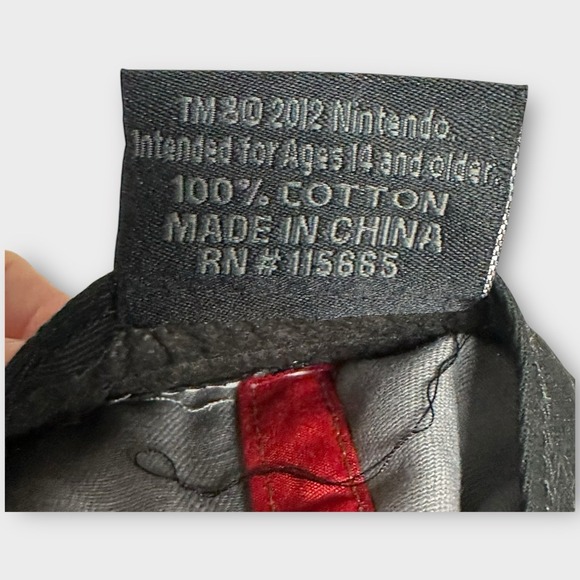 Nintendo NES Video Game Controller Hat Cap Snap Back Gray Red Flat Bill MINT - Picture 8 of 8